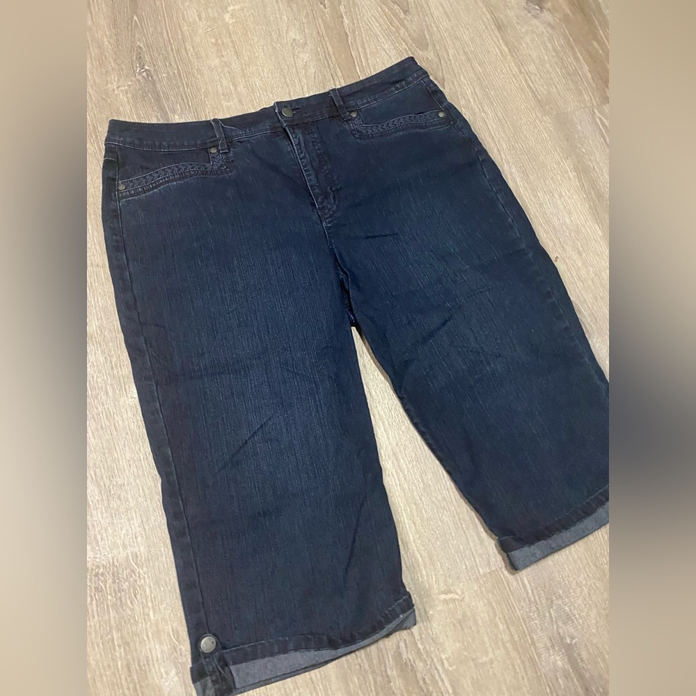 Gloria Vanderbilt Dark Wash Denim Skimmer Capri Jeans Women’s Size 16 Stretch - Picture 4 of 8